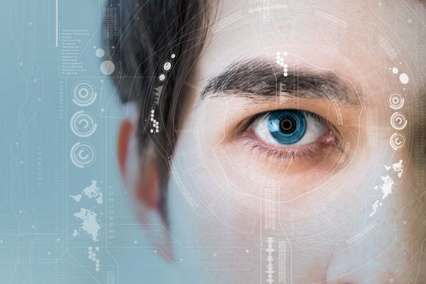 چشم انسان و مفهوم تکنولوژیکی لنز تماسی هوشمند