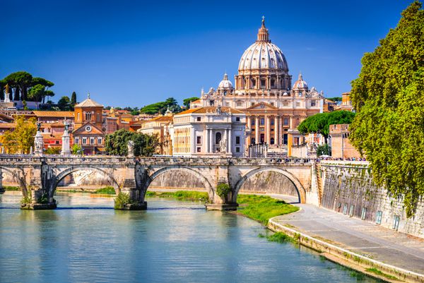 رم ایتالیا گنبد واتیکان کلیسای سنت پیتر به ایتالیایی San Pietro و پل سنت آنجلو بر روی رودخانه تیبر
