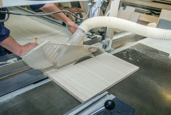 تولید مبلمان کابینت اره مواد در دستگاه برش قالب