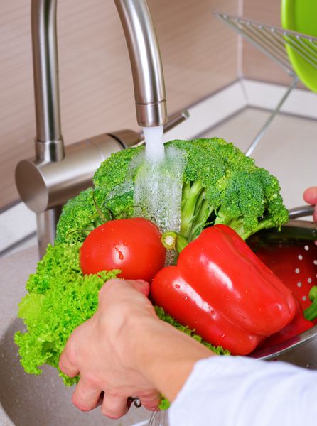 شستشوی سبزیجات تازه
