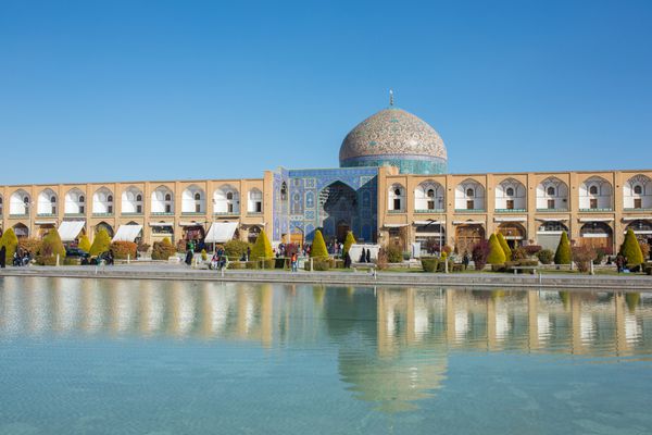 مسجد شیخ لطف الله در میدان نقش جهان اصفهان