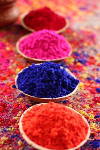 هولی جشن رنگ ها یک جشنواره هندی