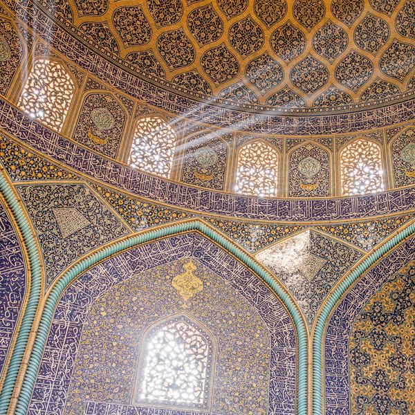 اصفهان ایران - 13 دسامبر 2015 مسجد شیخ لطف الله در نا