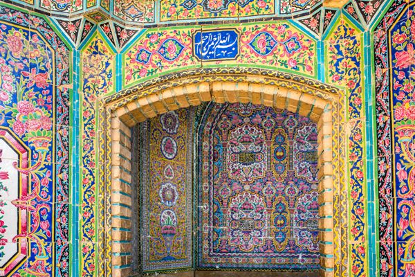 تزیینات شرقی مسجد نصیرالملک شیراز ایران