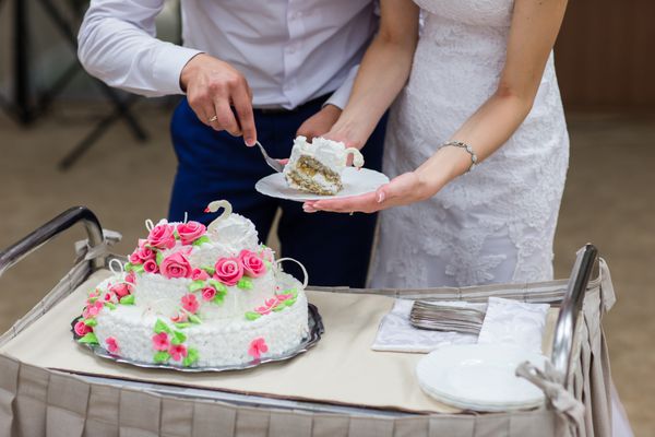 تزئین بالای کیک عروسی