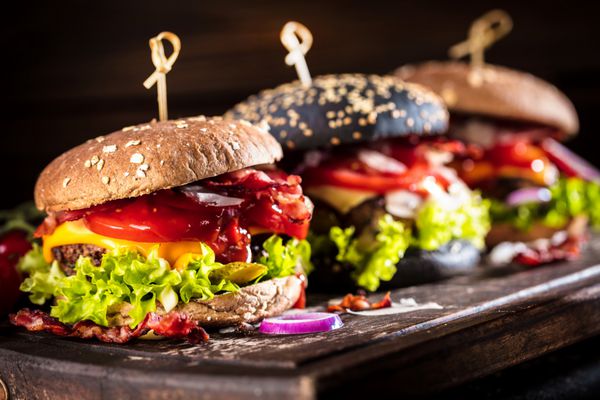 Gourmet Burger mit verschiednen zutaten