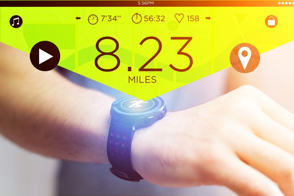 رابط در حال اجرا در ساعت هوشمند ورزشی با اطلاعات داده
