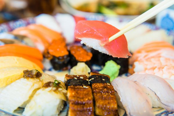 گوشت سوشی کوبه در منوی رستوران ژاپنی لذیذ