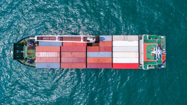 کشتی کانتینری در صادرات واردات و لجستیک تجاری