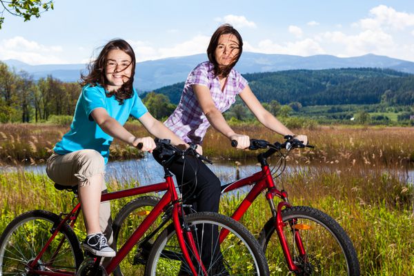 دختران دوچرخه سواری