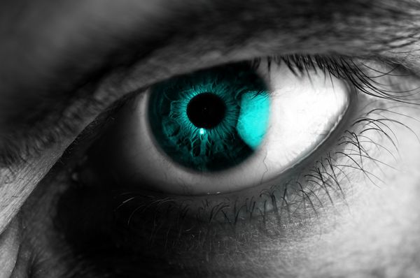iride occhio blu
