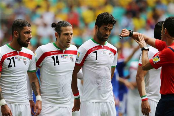 دیوار دفاعی تیم ملی ایران در بازی جام جهانی فوتبال