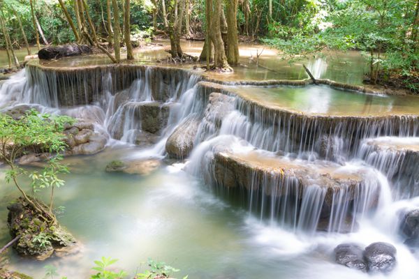 آبشار در Huai Mae Kamin Kanchanaburi Province تایلند
