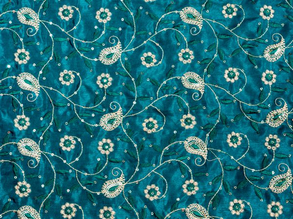 پارچه ابریشمی با تزئین پریلی