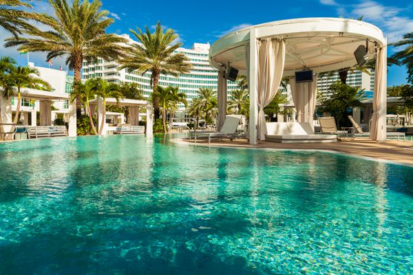 میامی بیچ فلوریدا ایالات متحده آمریکا 2012 اکتبر 3 منطقه استخر زیبا از هنر تاریخی Foña Fontainebleau در Miami Beach
