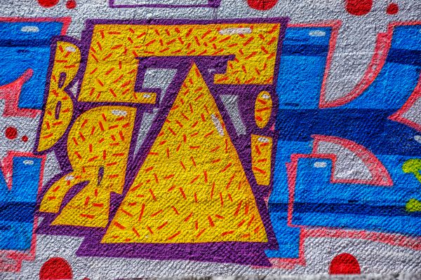 گرافیتی هنر خیابانی زیبا خلاصه خلاق نقاشی رنگ مد در دیوارهای شهر فرهنگ معاصر شهری