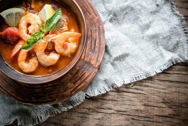 سوپ فرانسوی تند با غذاهای دریایی