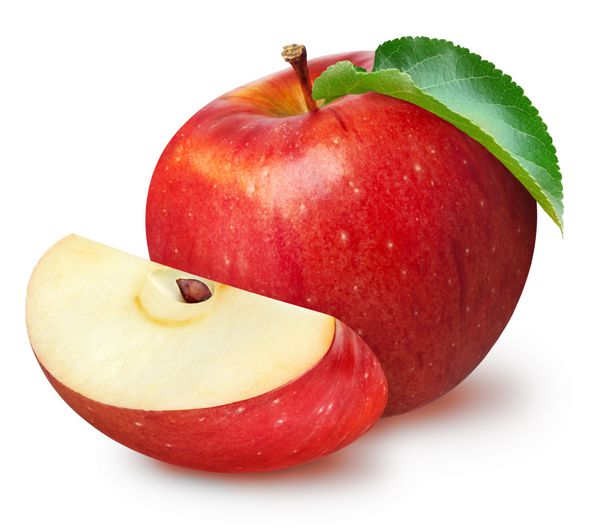 سیب های جداگانه میوه سیب کاملا قرمز با برش برش جدا شده بر روی سفید با مسیر قطع