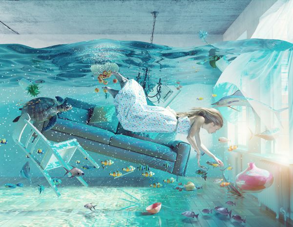 یک نمایش زیر آب در داخل سیلاب و زن جوان مفهوم ترکیب عکس