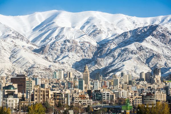 زمستان تهران با کوه های البرز تحت پوشش برف پوشیده شده است