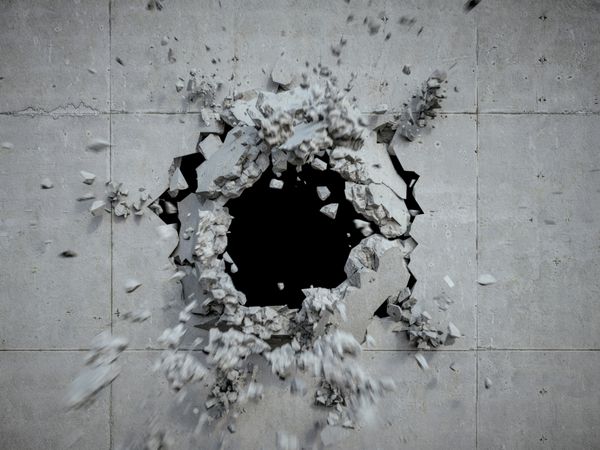 انفجار دیوار بتنی ترک خورده سوراخ گلوله ای تخریب پس زمینه 3D انتزاعی