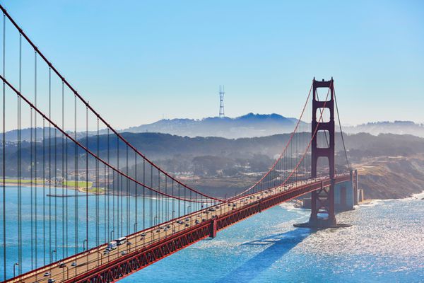 پل گلدن گیت معروف در سان فرانسیسکو کالیفرنیا ایالات متحده آمریکا