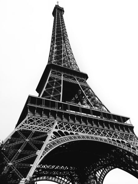 برج ایفل در سیاه و سفید پاریس فرانسه