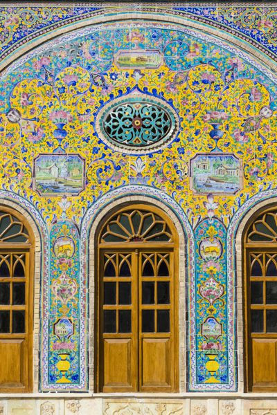 تهران ایران 5 اکتبر 2016 نمایشگاه خارج از منزل کاخ گلستان و نقاشی های موزاییک قدیمی تهران ایران