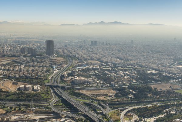 تهران ایران 11032016 چشم انداز شهر آلودگی هوا دود در تهران