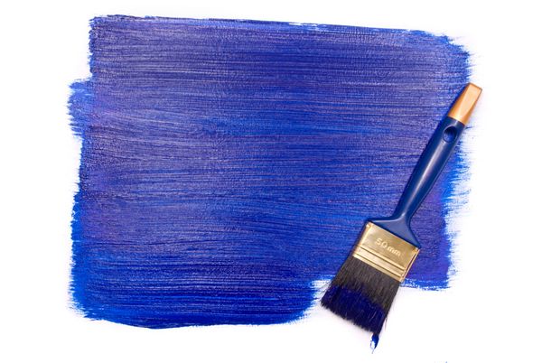 قلم مو حرفه ای با رنگ آبی بر روی زمینه سفید