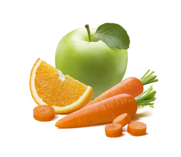هویج نارنجی سبز سبز جدا شده بر روی زمینه سفید به عنوان عنصر طراحی بسته بندی