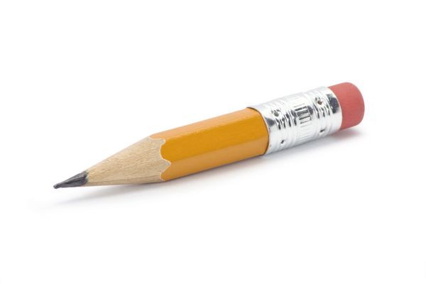 مداد جدا شده بر روی زمینه سفید خالص