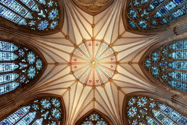 سقف مجلل با شکوه تکمیل 1186 میلادی در York Minster