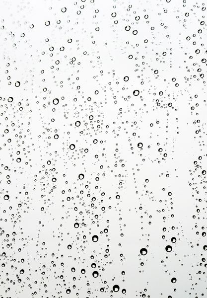 قطره باران بر روی پنجره شیشه DOF ضعیف