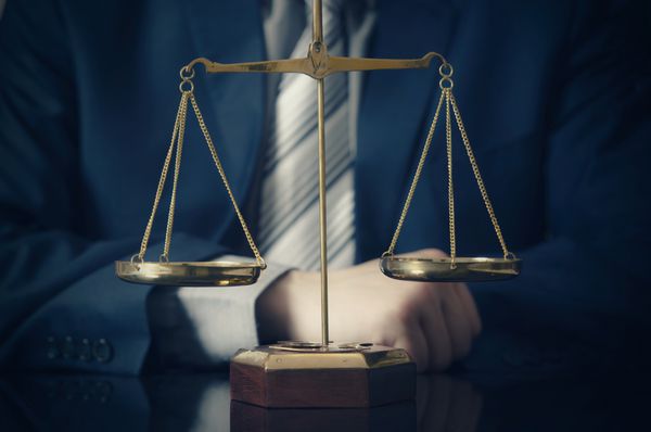 مقیاس وزن عدالت وکیل در زمینه قاضی عدالت قانون وکیل مقیاس مفهوم مقیاس قانونی دادگاه