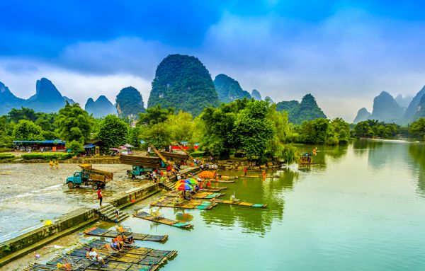 گیلین یانگشو مناظر زیبا از کوه ها و رودخانه ها