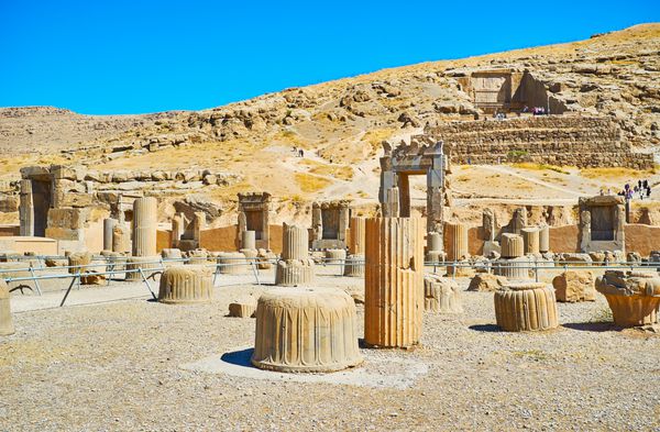  عکس تخت جمشید در زمان هخامنشیان