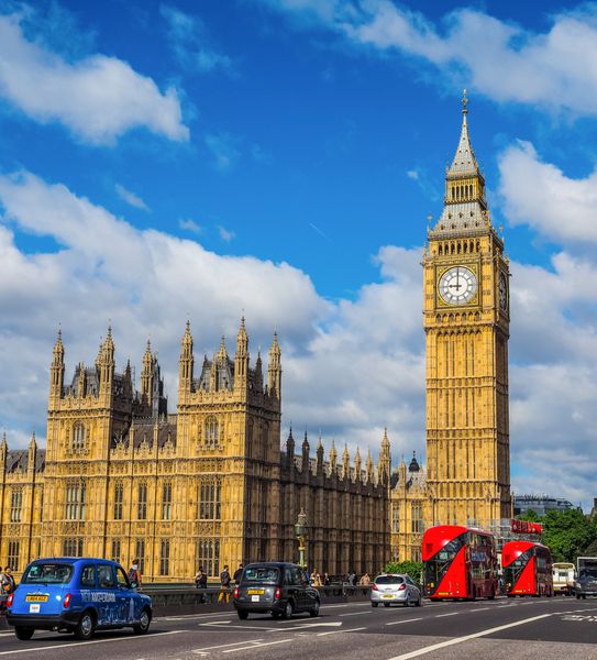 لندن انگلستان CIRCA JUNE 2017 مجلس نمایندگان با نام کاخ وستمینستر از پل وست مینستر محدوده دینامیکی بالا دیده می شود