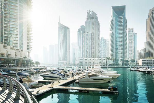 دبی مارینا در غروب خورشید امارات متحده عربی
