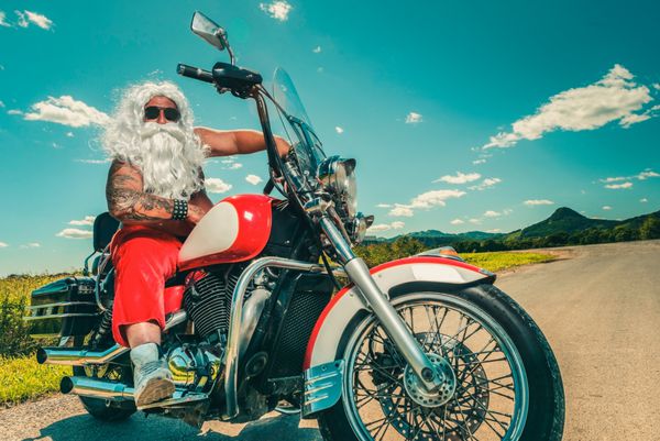 بابا نوئل در موتور سیکلت