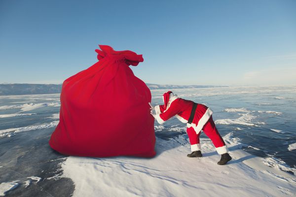 بابا نوئل می کشد بزرگ قرمز کیسه خارج از منزل