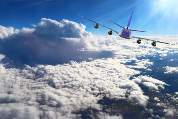 هواپیما در آسمان پرواز پرواز حمل و نقل زمینه هواپیما طبیعت