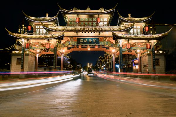 چنگدو چین-اوک 82017- منطقه تاریخی جاده Qintai در شب در چنگدو چین