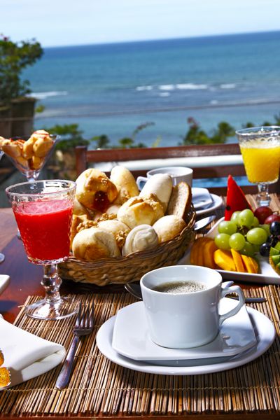صبحانه در هتل توسط دریا