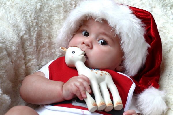 بچه سانتا با گوزن