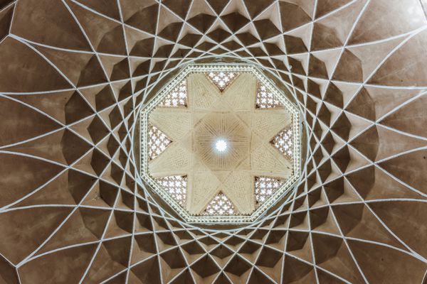 سقف یک ساختمان قدیمی ایرانی در یزد ایران