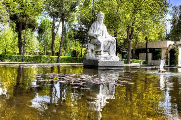 آرامگاه فردوسی یک مجسمه آرام است که از یک پایه سنگ مرمر سفید ساخته شده است و یک بنای تزئینی به افتخار شاعر ایرانی فردوسی واقع در توس ایران در استان رازیوی خواسان ساخته شده است