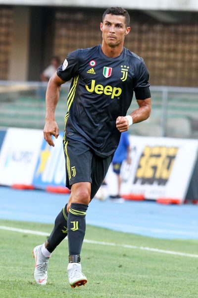 ورونا ایتالیا 18 آگوست 2011 کریستیانو رونالدو در لیگ قهرمانان 20182019 بین چیو ورونا و یوونتوس در ورزشگاه بنوگادی در ورونا