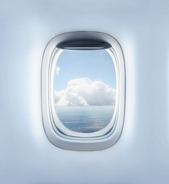 ابرها در دریچه هواپیما