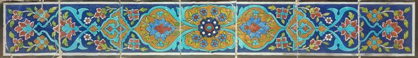 کاشی های رنگارنگ ایرانی با طراحی گل های شرقی